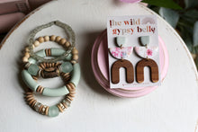 Load image into Gallery viewer, Sage Bracelet Stack