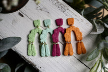 Load image into Gallery viewer, Sawyer
